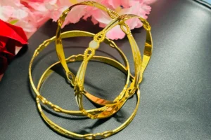 Charming Gold Bangles – A Classic Touch to Your Jewelry Collection